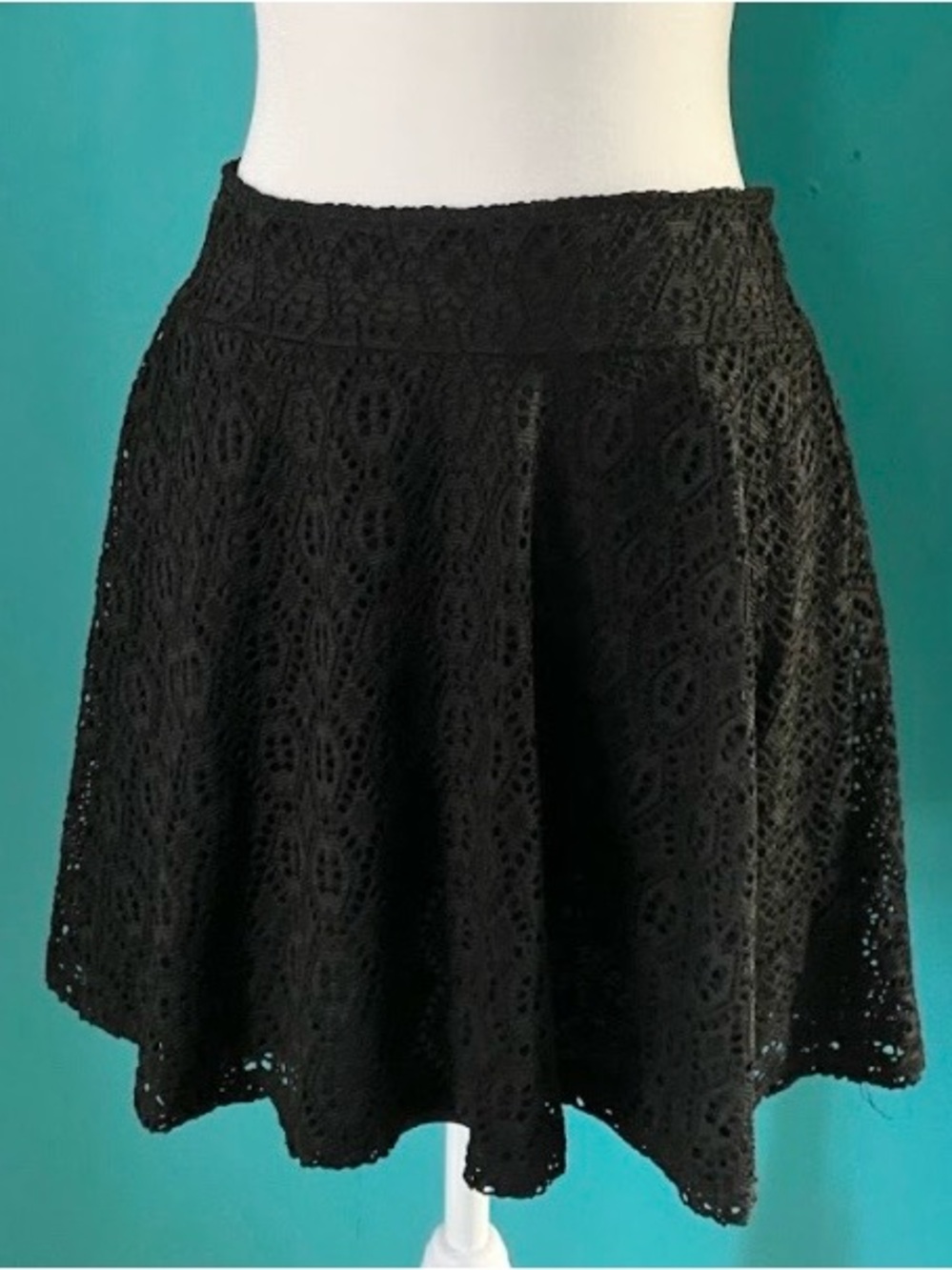 VTG Lily White - Black Eye Lace Circle Skater Mini Skirt